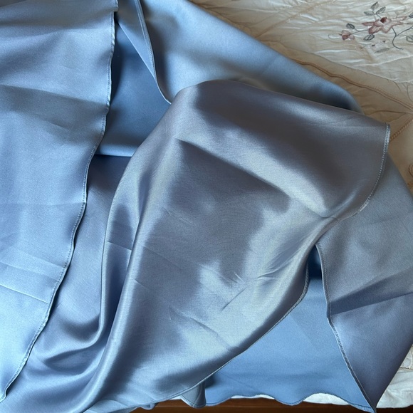 Halter strap satin dress - Picture 6 of 9